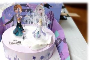 뚜레쥬르 겨울왕국 케이크