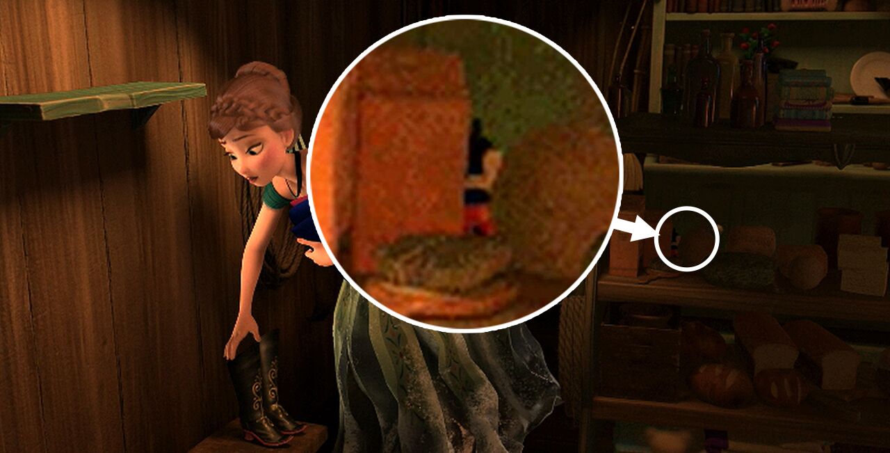 오큰 상점의 선반에 등장하는 미키마우스